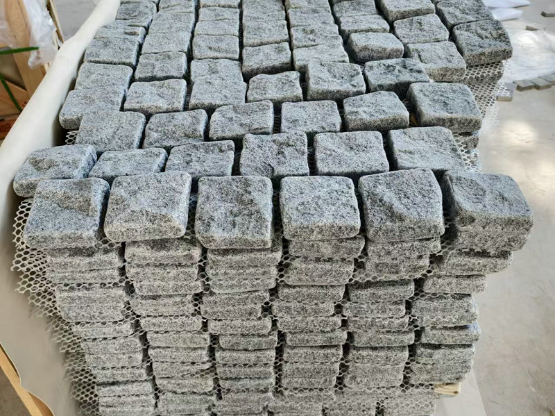 Natural Split and Tumbled Granite Stone